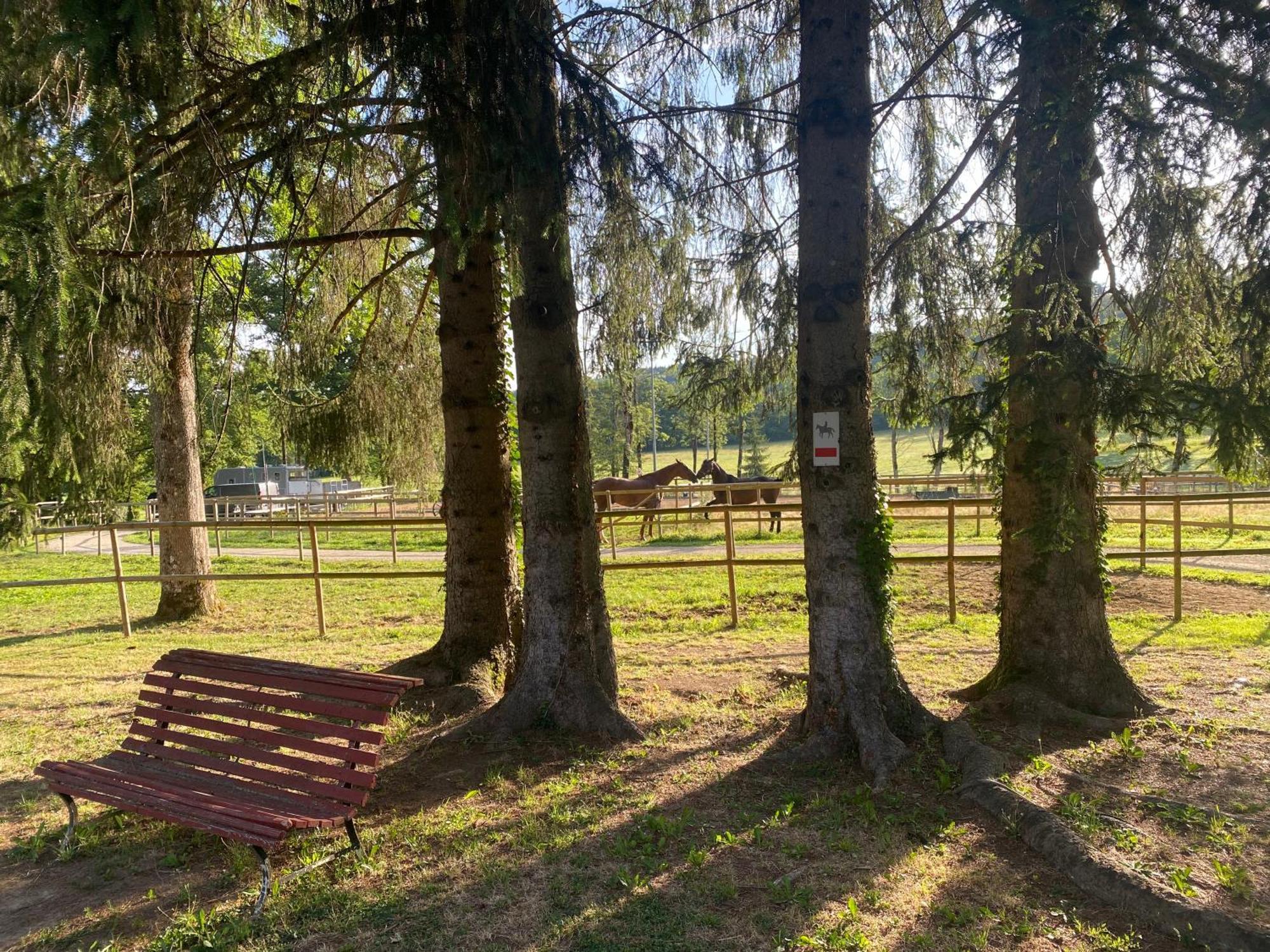 Le Colombier De Malpas Bed & Breakfast Quingey Bagian luar foto